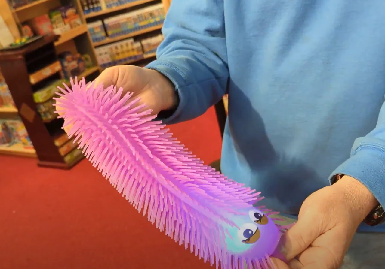 Shaggy Pickle 13" With LED - Image 2