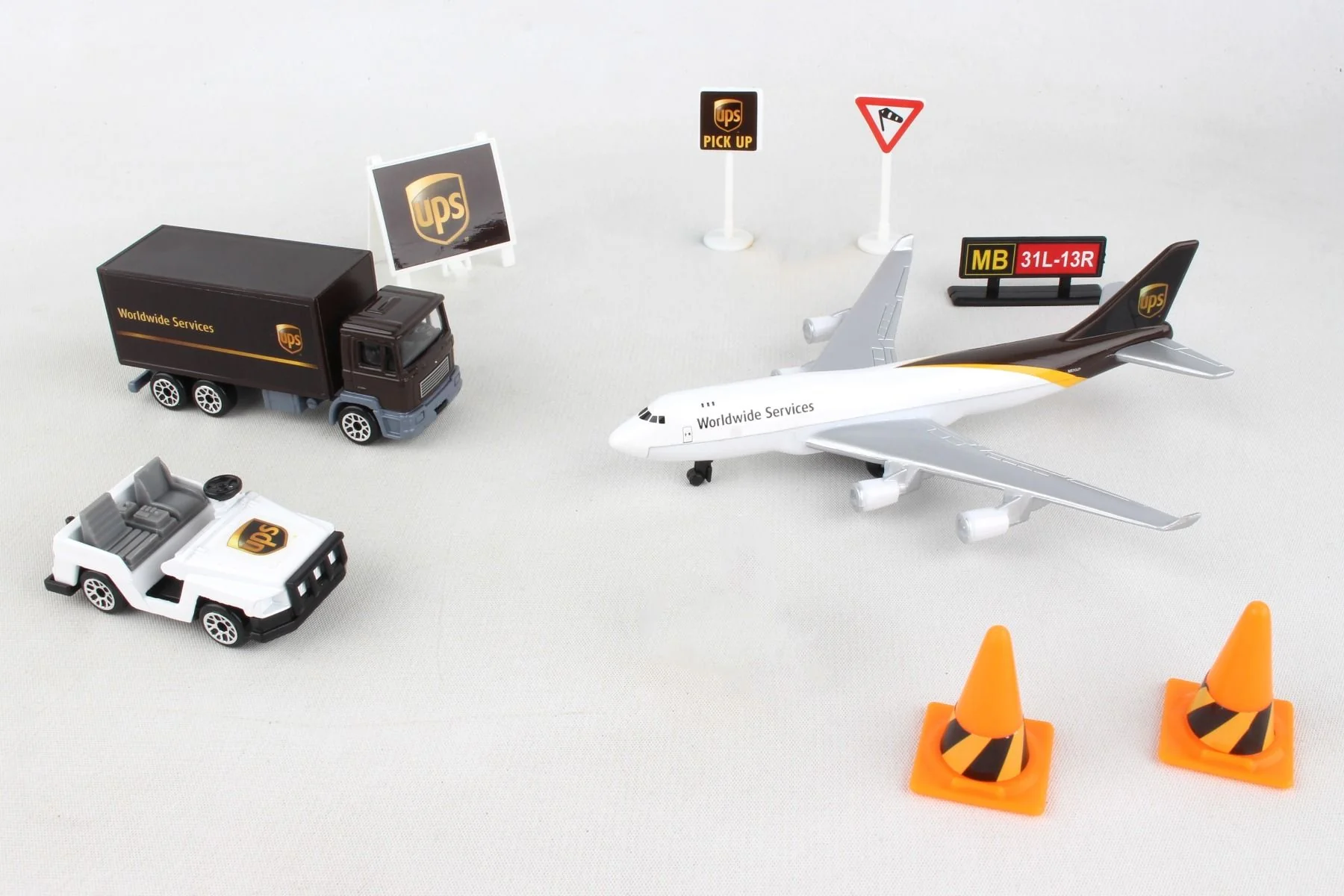 UPS Airport Playset - Image 2